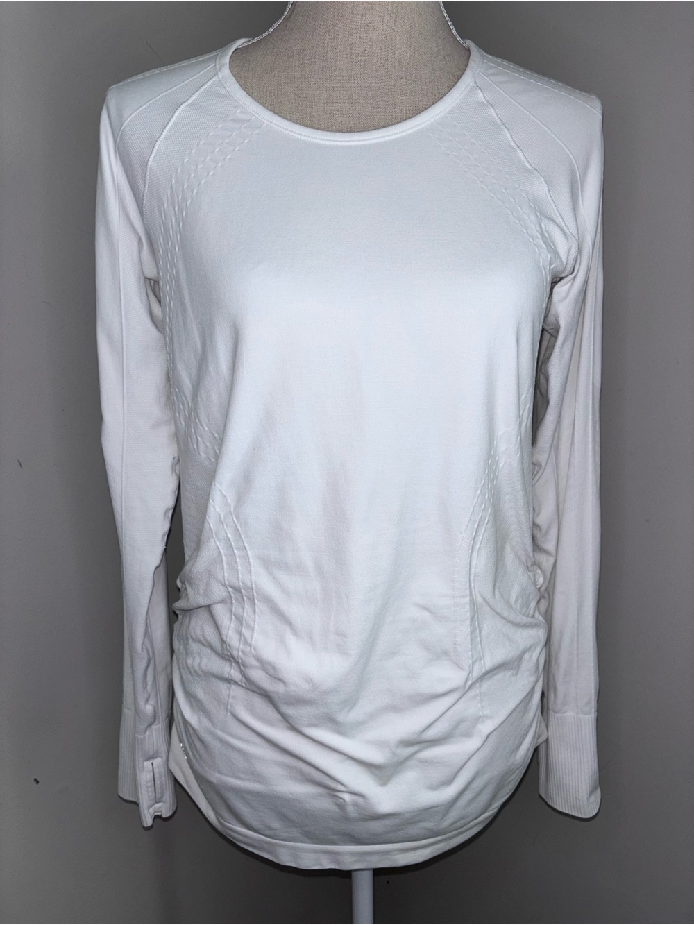 Athleta Speedlight white long sleeve seamless stretch tee ruched size Medium